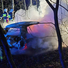 Pożar samochodu. Auto spłonęło doszczętnie