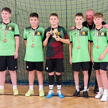 Zawodnicy Skry na podium. W mocno okrojonym składzie