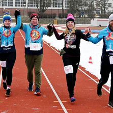 Biegli mimo zimna! Połączyli sportową rywalizację z pomocą