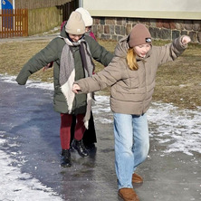 Pogoda potrafi zaskakiwać. Uczniowie korzystali z uroków zimy