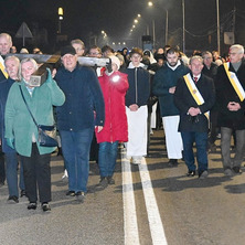 Wieczór refleksji i wiary. Droga Krzyżowa w Nakle
