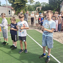 Boisko oficjalnie otwarte. Uroczyste przecięcie wstęgi