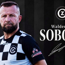 Ponownie założy czarno-białą koszulkę. Powrót do zespołu